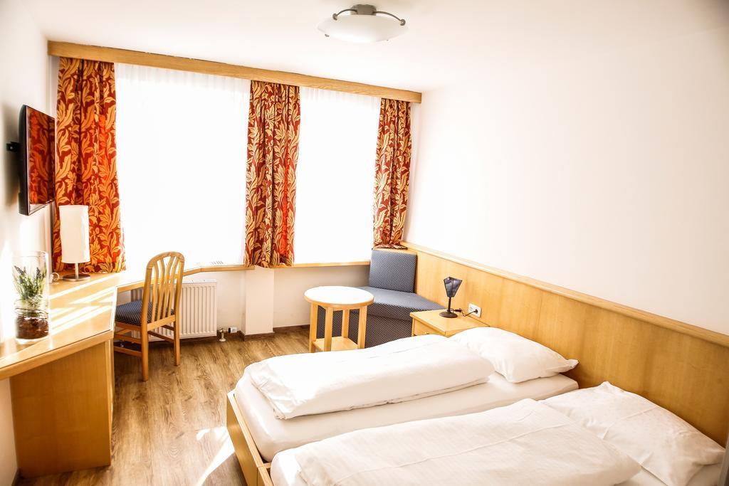 Pension Cafe Maier Голлінг-ан-дер-Зальцах Номер фото